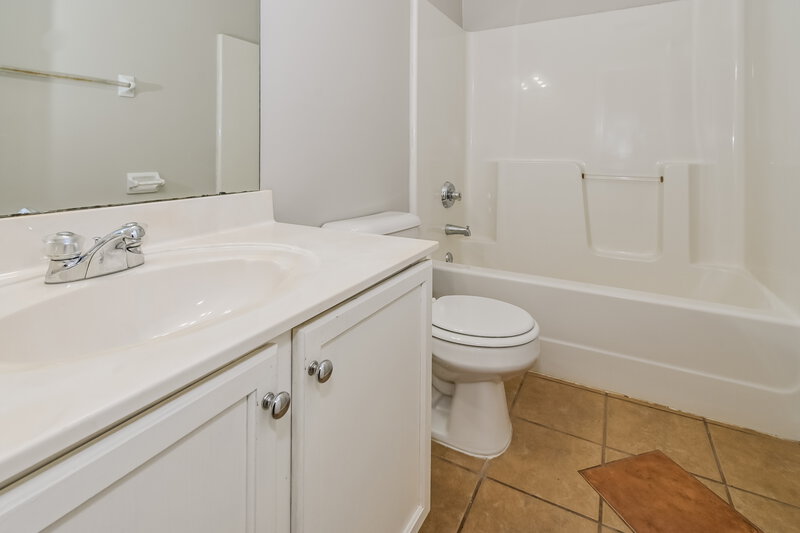 1,845/Mo, 5848 Hayden Cv Olive Branch, MS 38654 Bathroom View