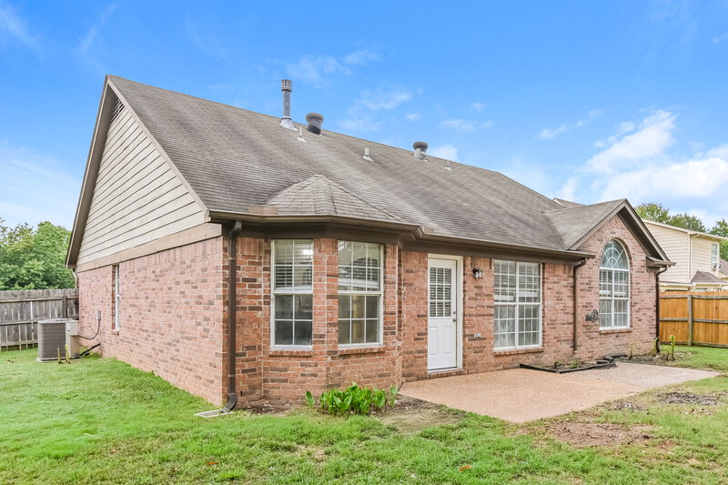 1,845/Mo, 5848 Hayden Cv Olive Branch, MS 38654 Rear View
