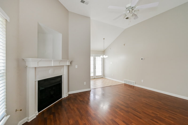 1,615/Mo, 2835 Misty Briar Cv ARLINGTON, TN 38002 Living Room View