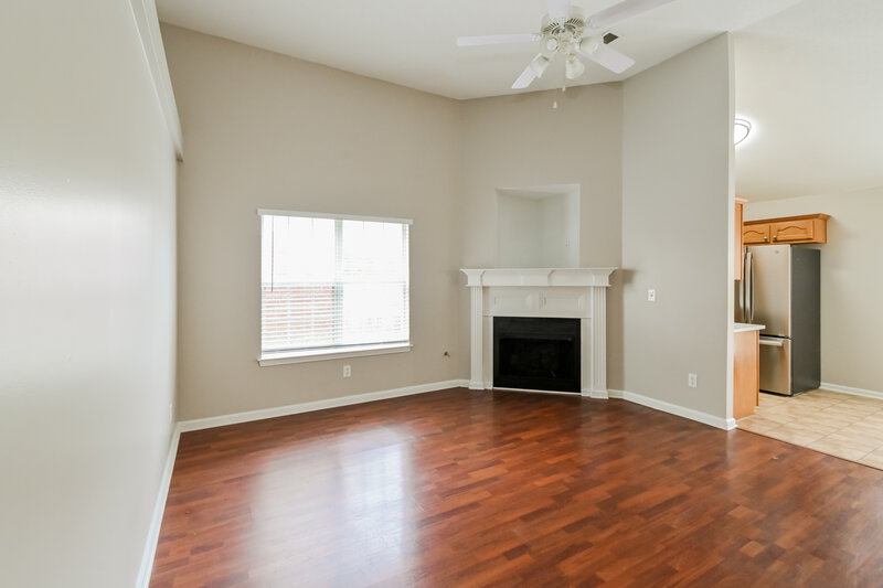 1,615/Mo, 2835 Misty Briar Cv ARLINGTON, TN 38002 Living Room View 3
