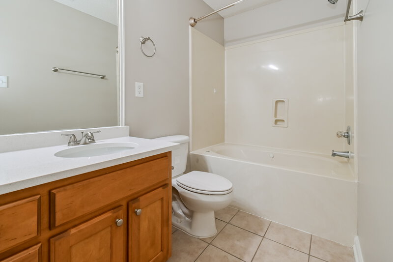 1,615/Mo, 2835 Misty Briar Cv ARLINGTON, TN 38002 Main Bathroom View