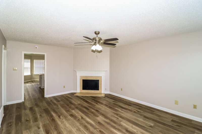 1,675/Mo, 25 Oakleaf Cv Oakland, TN 38060 Living Room View