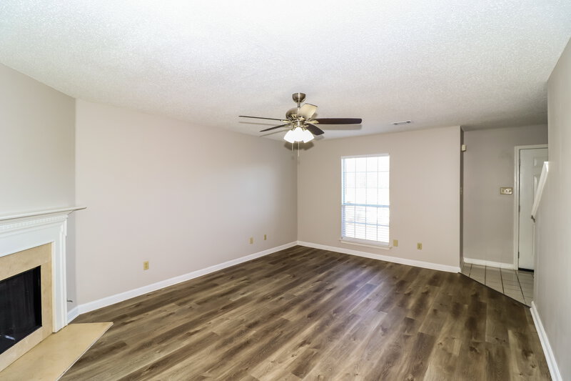 1,675/Mo, 25 Oakleaf Cv Oakland, TN 38060 Living Room View 2