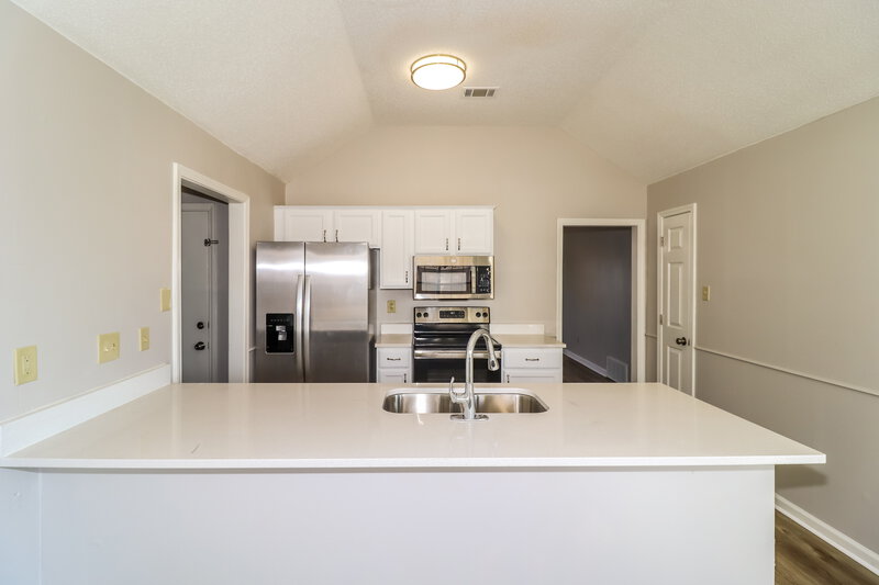 1,675/Mo, 25 Oakleaf Cv Oakland, TN 38060 Kitchen View