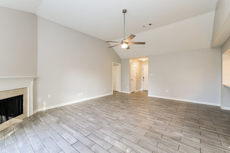 1,645/Mo, 5975 Cottage Hill Dr Millington, TN 38053 Living Room View 2