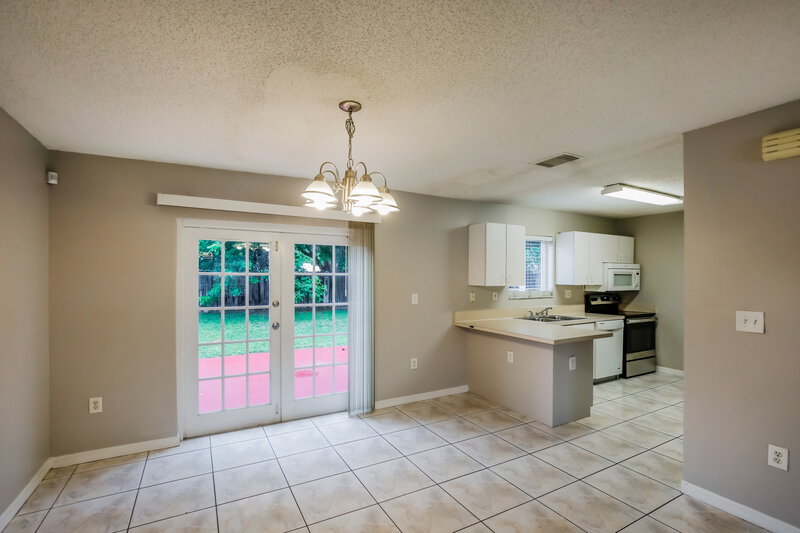2,660/Mo, 17938 SW 154th Ct Miami, FL 33187 Dining Room View 2