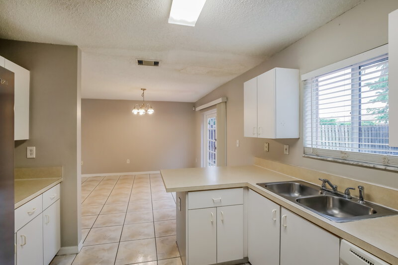2,660/Mo, 17938 SW 154th Ct Miami, FL 33187 Kitchen View