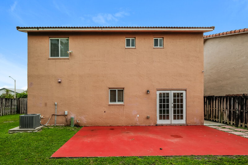 2,660/Mo, 17938 SW 154th Ct Miami, FL 33187 Rear View