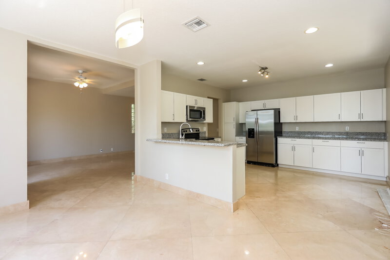 3,375/Mo, 1021 N 12th Ter Hollywood, FL 33019 Dining Room View
