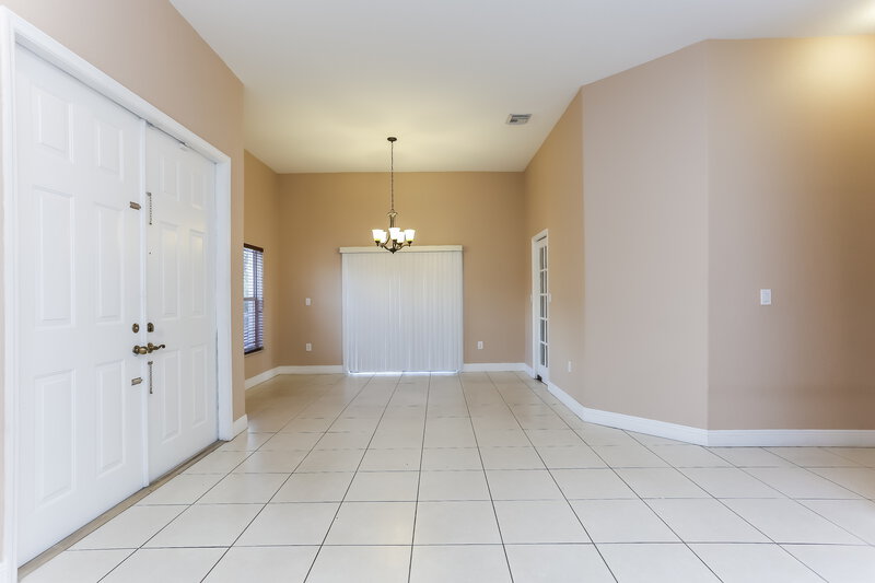 2,930/Mo, 14862 SW 32nd Ln Miami, FL 33185 Dining Room View 2