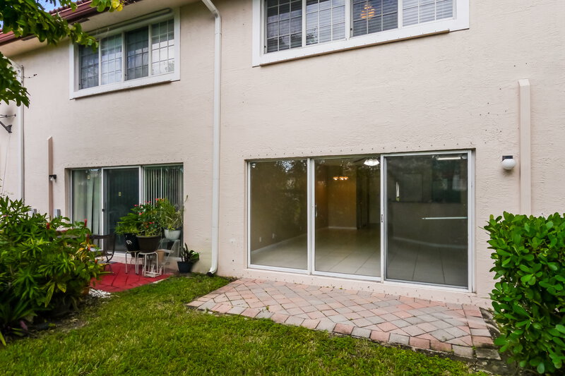 2,430/Mo, 8984 NW 38th Dr Coral Springs, FL 33065 Rear View