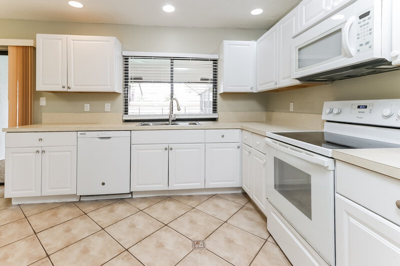 4,195/Mo, 18215 181st Cir S Boca Raton, FL 33498 Kitchen View