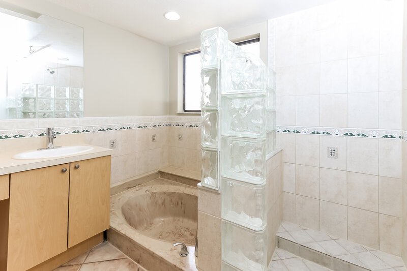 4,195/Mo, 18215 181st Cir S Boca Raton, FL 33498 Bathroom View 2