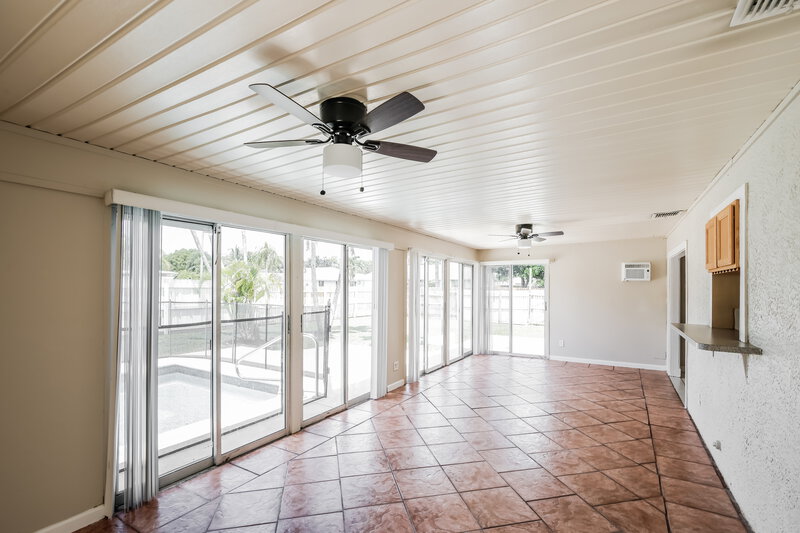 3,085/Mo, 254 Ponce de Leon St Royal Palm Beach, FL 33411 Family Room View 2
