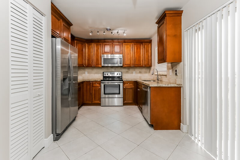 2,765/Mo, 2638 Country Golf Dr Wellington, FL 33414 Kitchen View