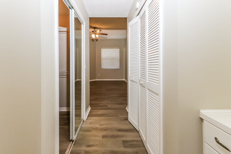 4,600/Mo, 1277 Snowbell Pl Wellington, FL 33414 Main Bathroom View 2