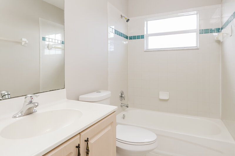 3,040/Mo, 1148 Cala Lily Cv West Palm Beach, FL 33415 Bathroom View