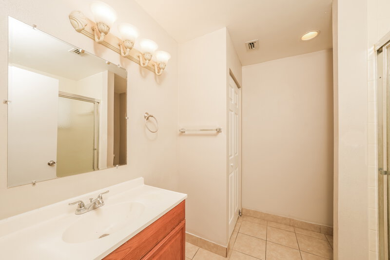 2,800/Mo, 1725 Shoreside Cir Wellington, FL 33414 Main Bathroom View