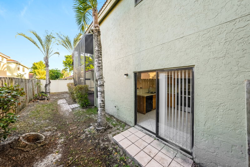 2,800/Mo, 1725 Shoreside Cir Wellington, FL 33414 Rear View