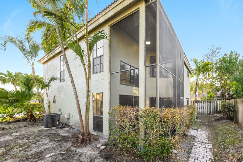 2,800/Mo, 1725 Shoreside Cir Wellington, FL 33414 Rear View 2