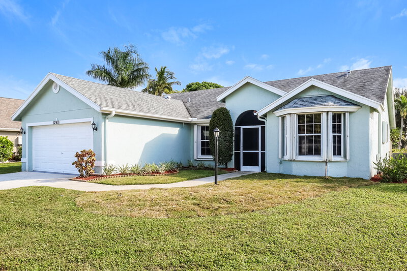 2,750/Mo, 12910 Upper Cove Dr Wellington, FL 33414 Front View