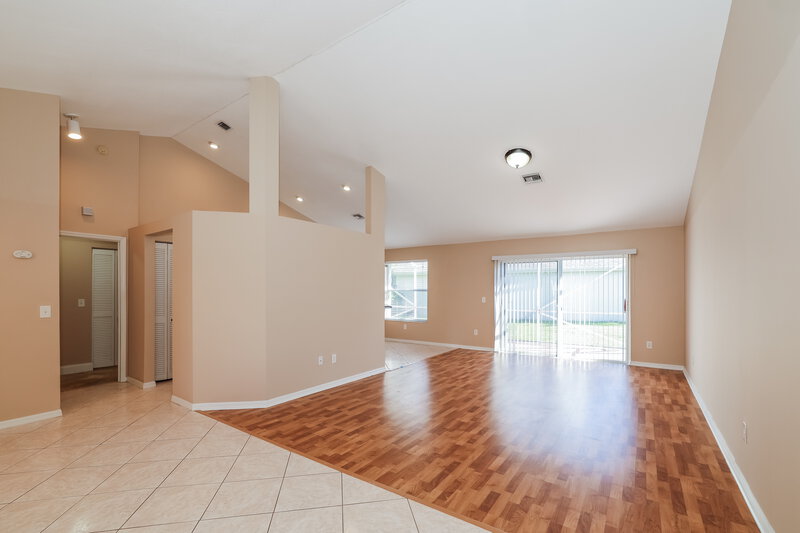 2,750/Mo, 12910 Upper Cove Dr Wellington, FL 33414 Living Room View