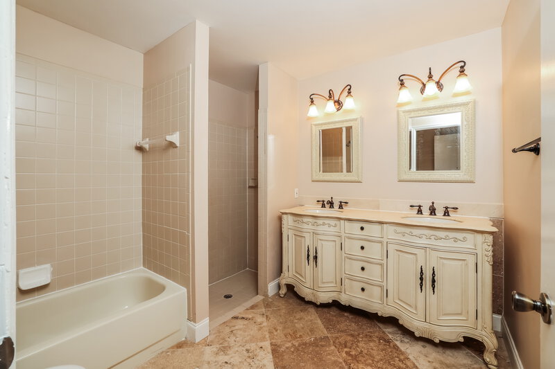 2,750/Mo, 12910 Upper Cove Dr Wellington, FL 33414 Main Bathroom View
