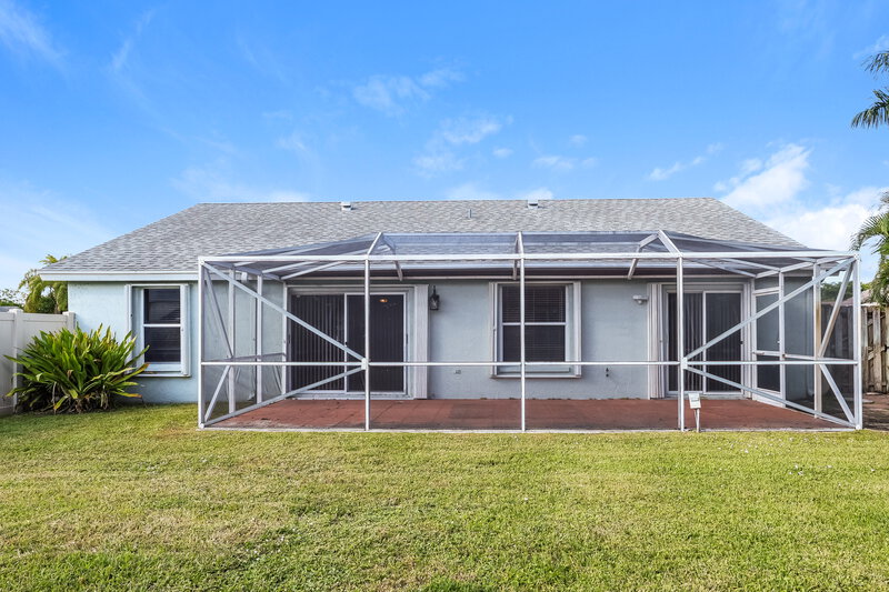 2,750/Mo, 12910 Upper Cove Dr Wellington, FL 33414 Rear View