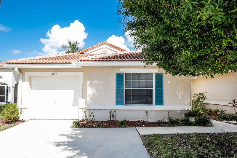 0/Mo, 7273 Burgess Dr Lake Worth, FL 33467 External View