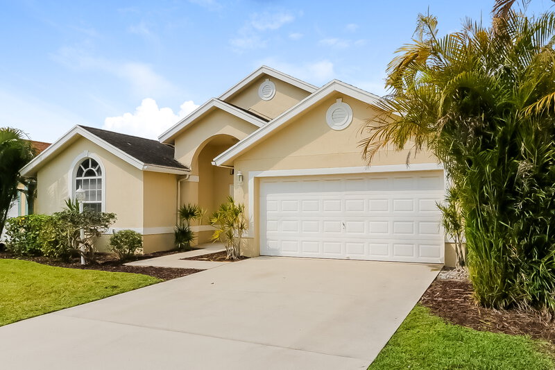3,300/Mo, 12996 Meadowbreeze Dr Wellington, FL 33414 Front View 2