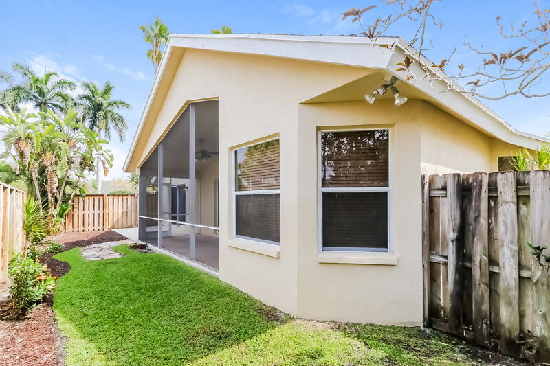 3,300/Mo, 12996 Meadowbreeze Dr Wellington, FL 33414 Rear View 2
