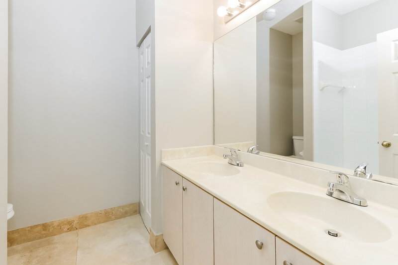 2,705/Mo, 6717 Stonecreek St Greenacres, FL 33413 Bathroom View