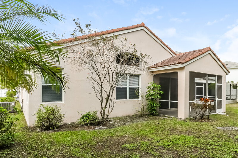 2,705/Mo, 6717 Stonecreek St Greenacres, FL 33413 Rear View 2