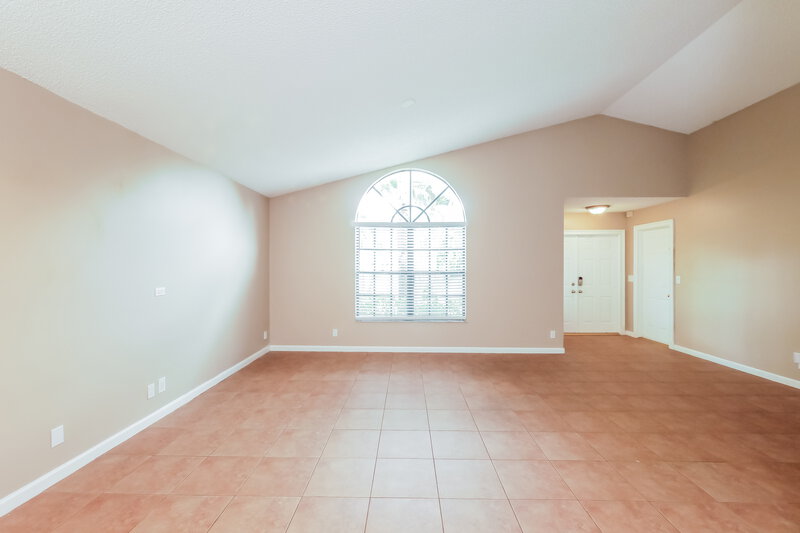 2,915/Mo, 575 NW 38th Ave Deerfield Beach, FL 33442 Living Room View 3