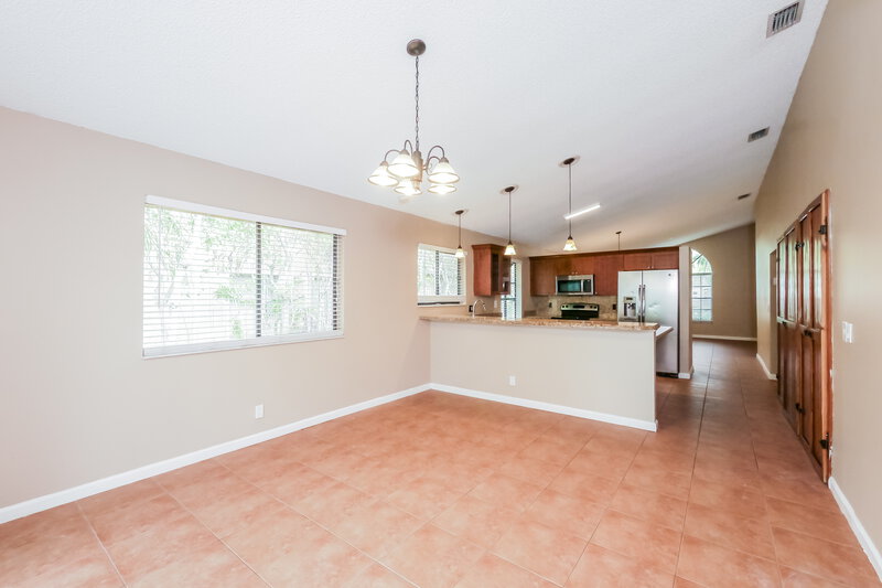 2,915/Mo, 575 NW 38th Ave Deerfield Beach, FL 33442 Dining Room View 2