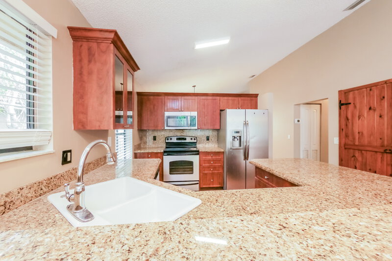 2,915/Mo, 575 NW 38th Ave Deerfield Beach, FL 33442 Kitchen View 2