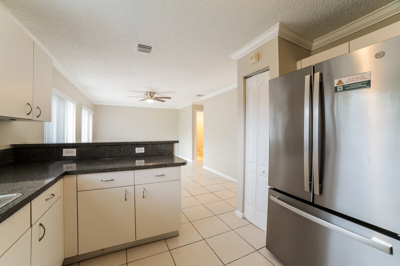 3,350/Mo, 8780 SW 214th Ter Cutler Bay, FL 33189 Kitchen View 2