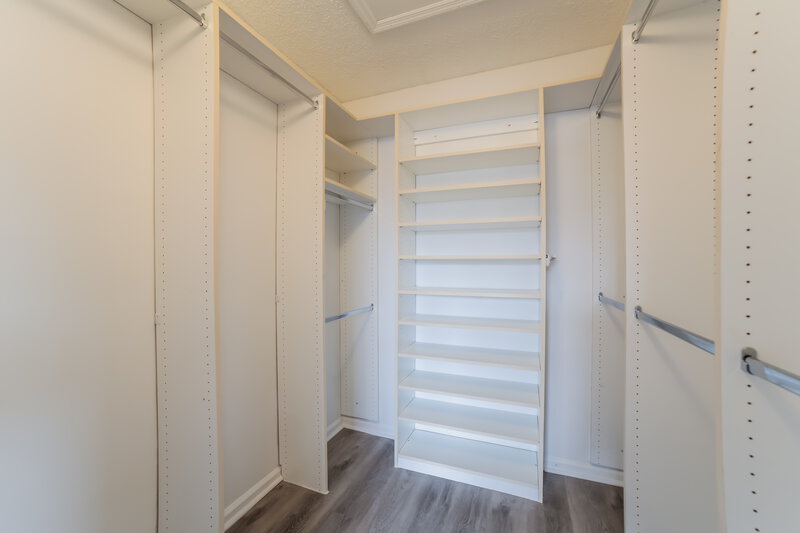 3,350/Mo, 8780 SW 214th Ter Cutler Bay, FL 33189 Walk In Closet View