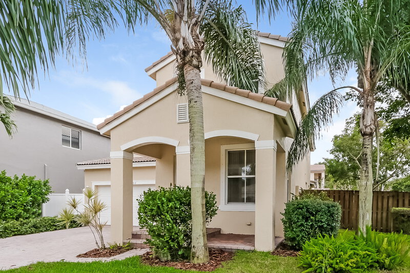3,930/Mo, 4312 N Magnolia Cir Delray Beach, FL 33445 Front View 2