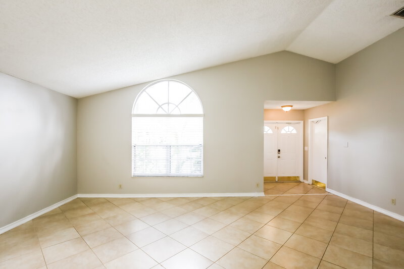 3,000/Mo, 563 NW 38th Ave Deerfield Beach, FL 33442 Living Room View