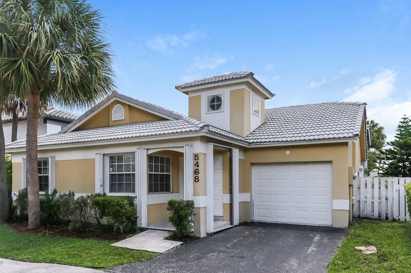 2,995/Mo, 5468 NW 45th Way Coconut Creek, FL 33073 Front View