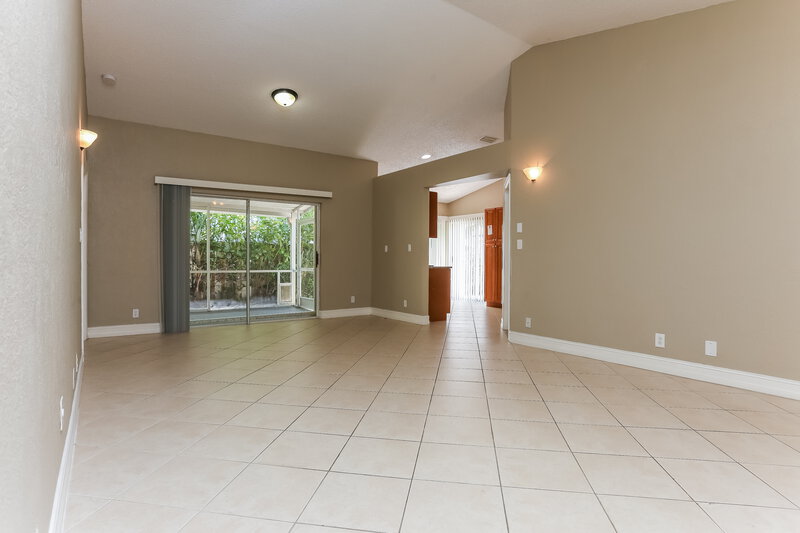 2,995/Mo, 5468 NW 45th Way Coconut Creek, FL 33073 Living Room View 2