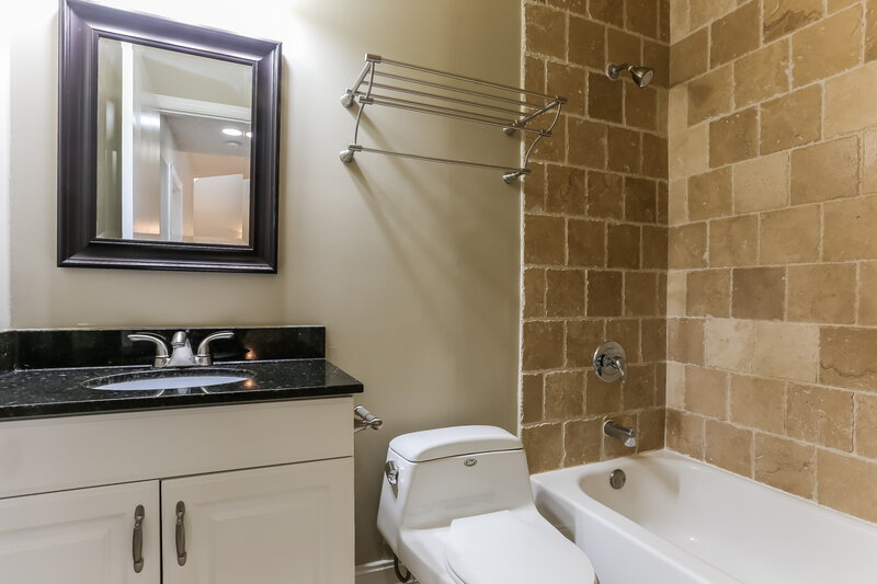 2,995/Mo, 5468 NW 45th Way Coconut Creek, FL 33073 Bathroom View