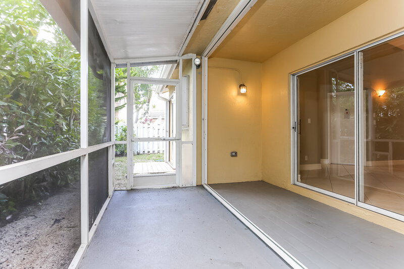 2,995/Mo, 5468 NW 45th Way Coconut Creek, FL 33073 Screen Porch View