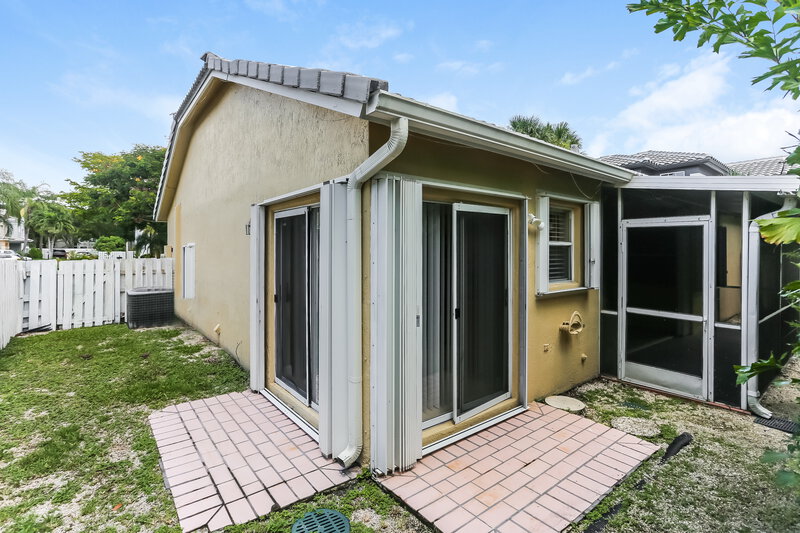 2,995/Mo, 5468 NW 45th Way Coconut Creek, FL 33073 Rear View