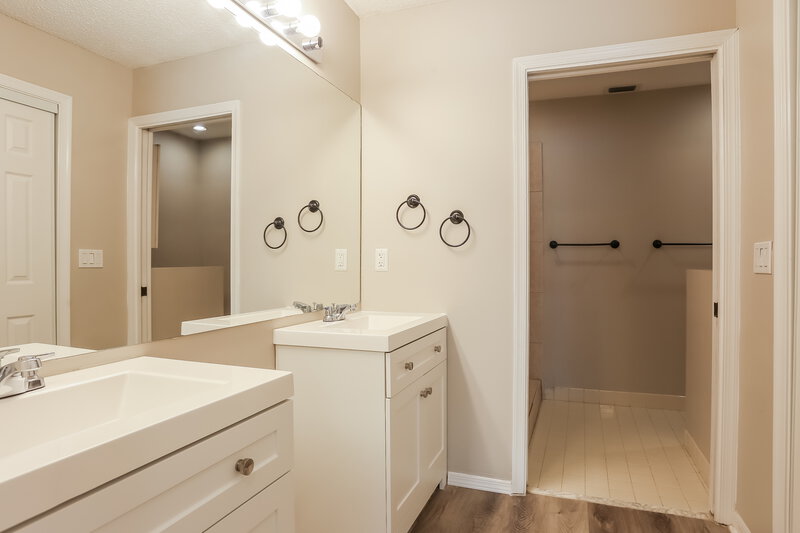 5,150/Mo, 11117 Lakeaire Cir Boca Raton, FL 33498 Main Bathroom View