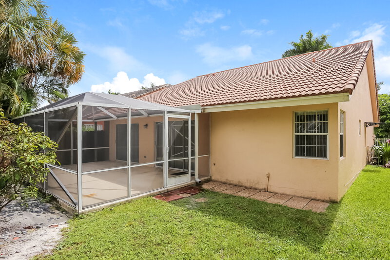 5,150/Mo, 11117 Lakeaire Cir Boca Raton, FL 33498 Rear View