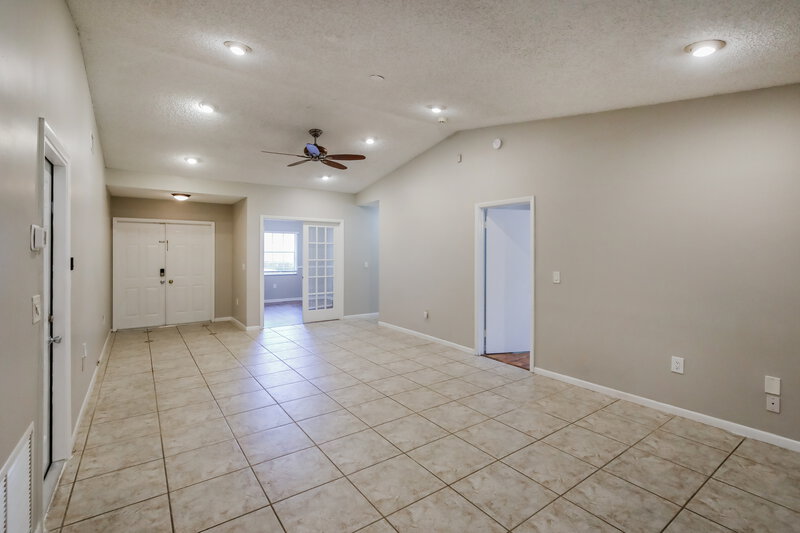 2,560/Mo, 4900 NW 56th St Coconut Creek, FL 33073 Living Room View 2