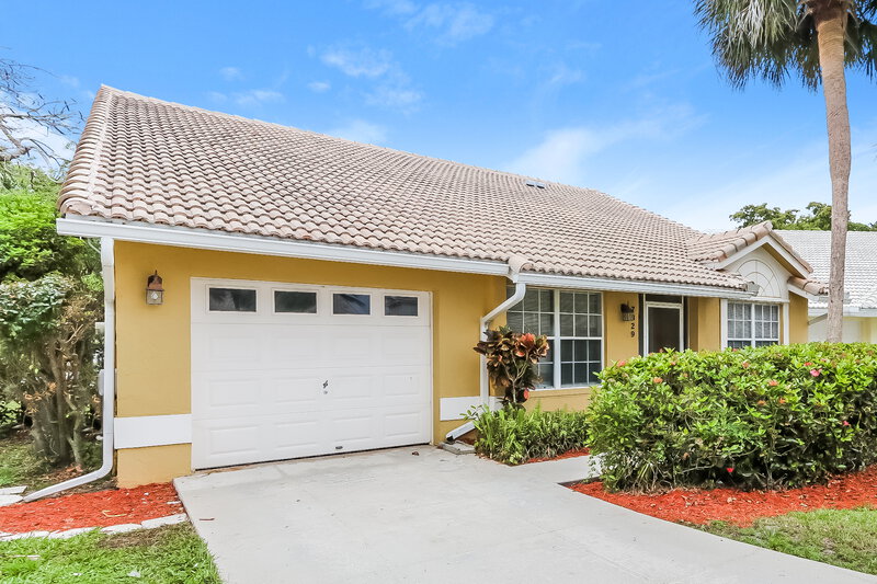 3,030/Mo, 7329 Heathley Dr Lake Worth, FL 33467 Front View