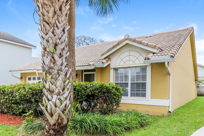 3,030/Mo, 7329 Heathley Dr Lake Worth, FL 33467 Front View 2